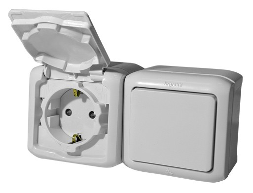 Legrand  Quteo  Серый Выключатель + Розетка 2К+З со шторками IP44 782348